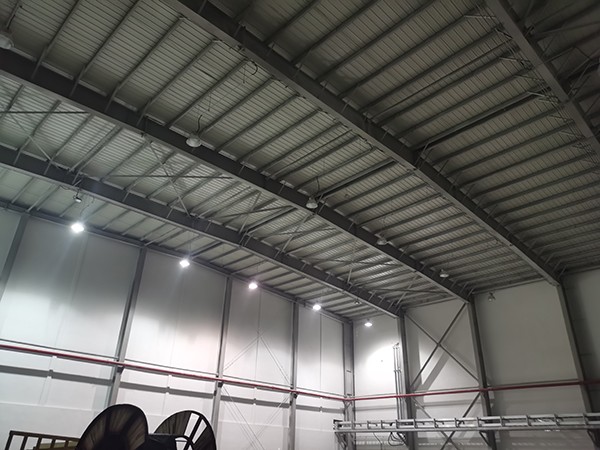 智能疏散照明系统中使用的LED灯具有哪些独特优势？