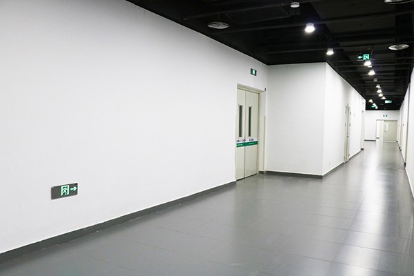应急疏散系统在现代建筑中的必要性何在？