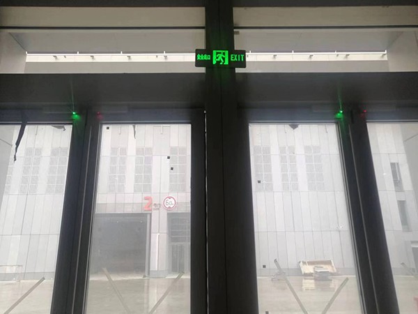 集中控制智能疏散系统是如何工作的基本原理是什么？