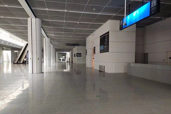 智能疏散指示系统如何确保在断电情况下仍能运作？  