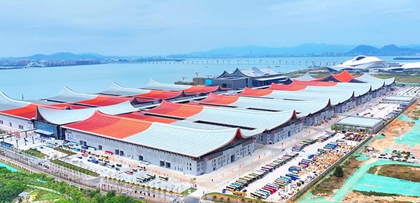 智能疏散指示系统如何确保指示信息的准确性？